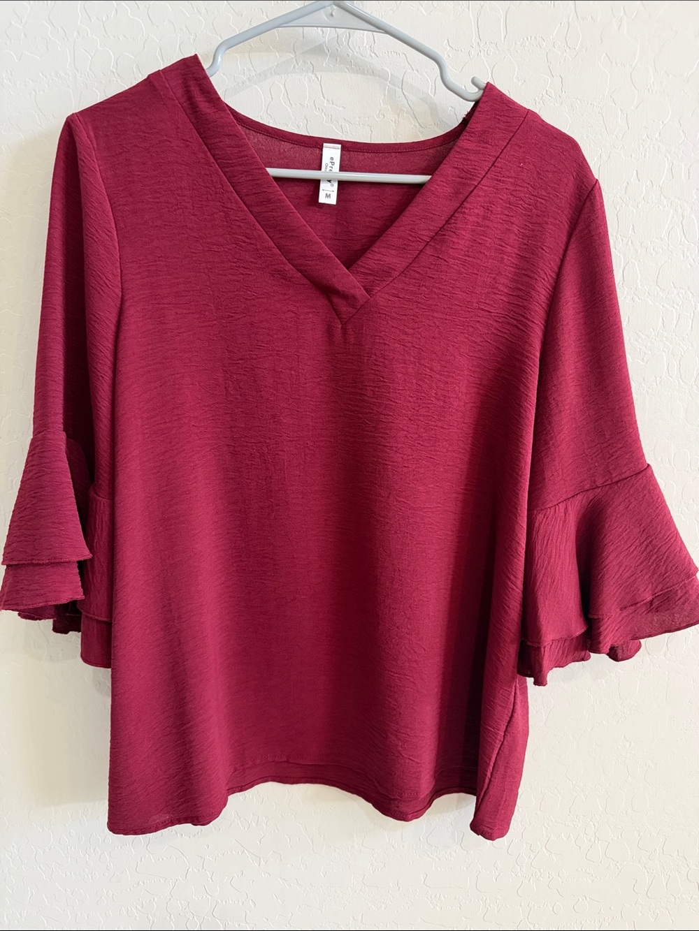 ePretty Deep Wine V-Neck Ruffle 3/4 Sleeve Top size medium